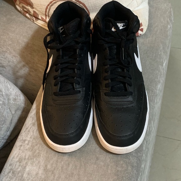 Men’s Nike Dunks Sneakers - Picture 2 of 6